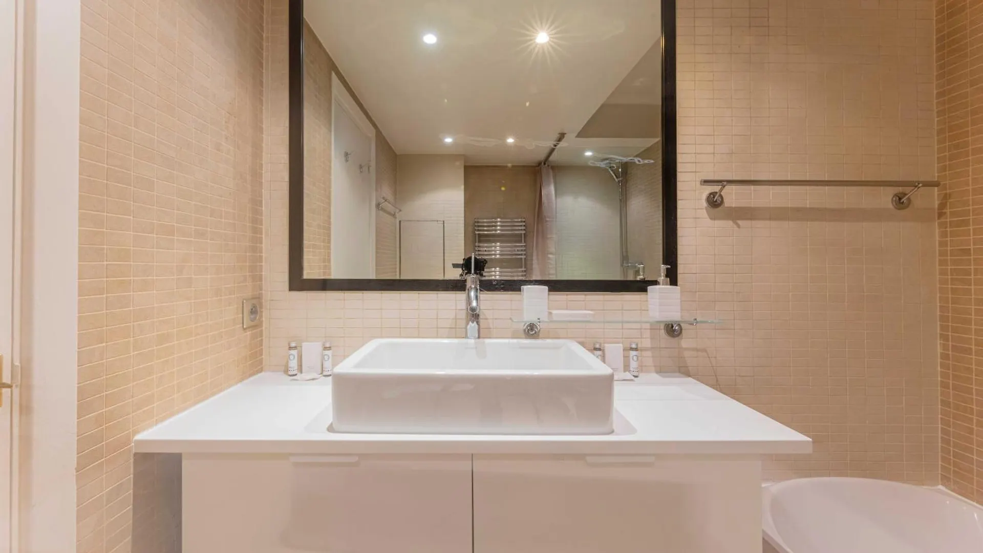 Apartman Cosy Ac Balcony - 1br-4p - Eiffel Tower *